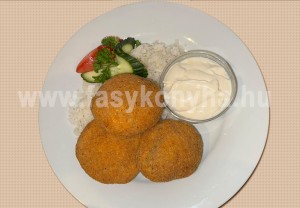 Sajttal töltött gombafejek bundában, jázmin rizzsel, tartármártással