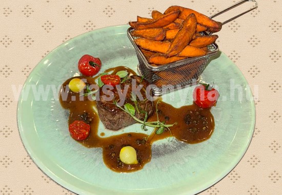 Bélszín médiumra sütve, édesburgonyával