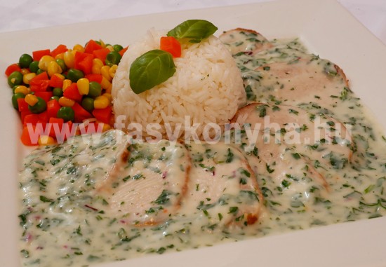 foetel Egészben sült tejszínes bazsalikomos sertéskarajfilé párolt zöldségekkel jázminrizzsel