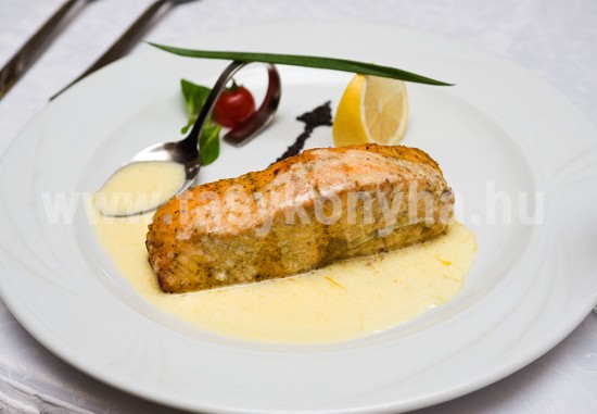 foetel Lazacfilé sajtmártással