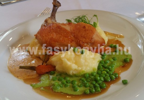 foetel Sült csirke tört burgonya ágyon