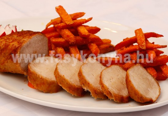 foetel Egészben sült sertéskarajfilé édesburgonyával