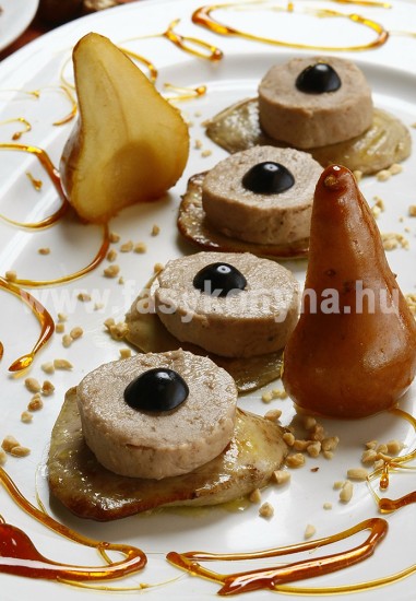 foetel Libamájszeletek libahústallérral karamellizált körtével