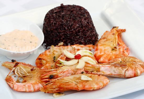 foetel Óriásgarnéla feketerizzsel